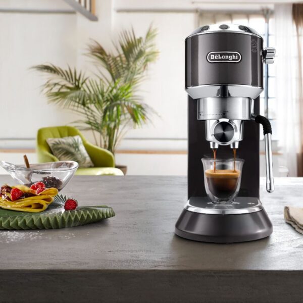 ⁦מכונת קפה ידנית דלונגי DELONGHI דגם EC885.GY⁩ – תמונה ⁦3⁩